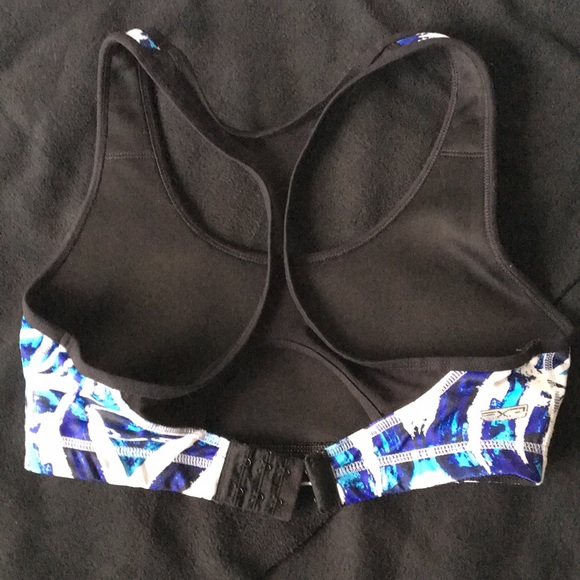 Express Core Performance Workout Set - Picture 4 of 6